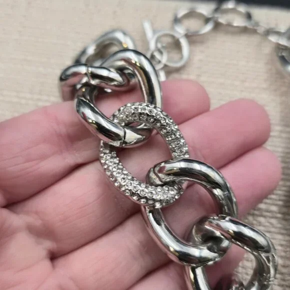 19 Inch Pavé & Quatro Guess Brand Necklace B1017 - Picture 4 of 7